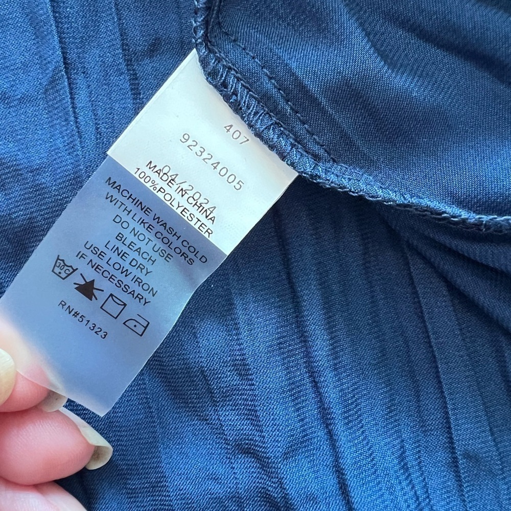 Vince Camuto Pleated Puff Sleeve Rumple Blue Blouse - Picture 16 of 16